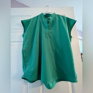 Surgical green color FIGS set.  Small top and pants